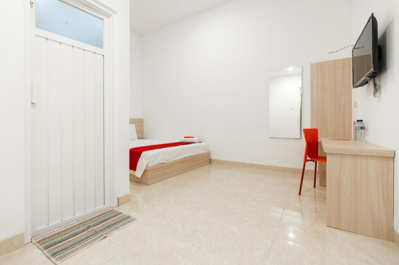 Reddoorz @ Graha Cemerlang Maros Kallikalli Екстериор снимка