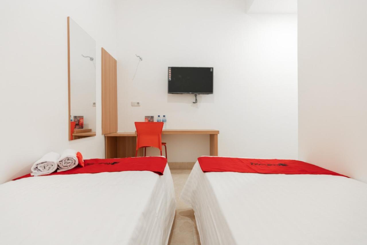 Reddoorz @ Graha Cemerlang Maros Kallikalli Екстериор снимка