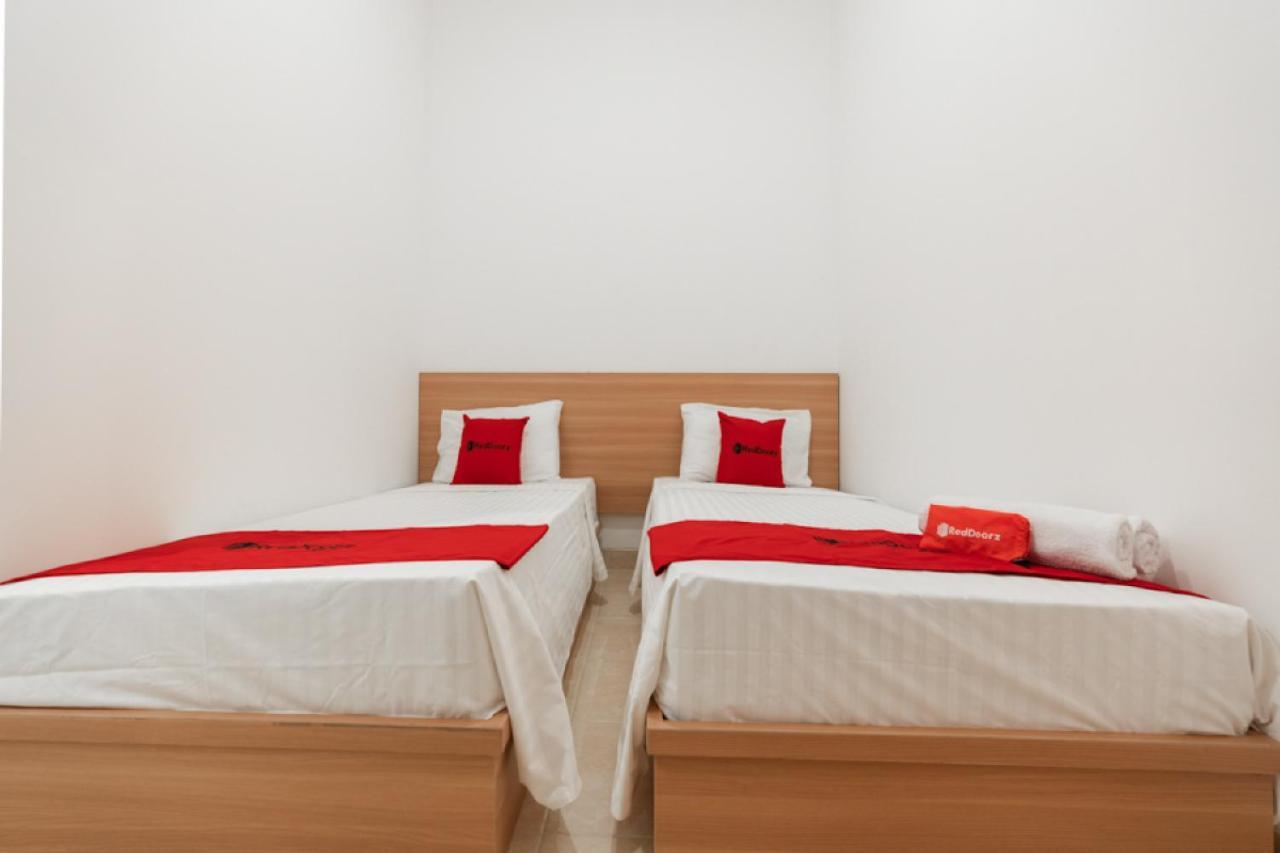 Reddoorz @ Graha Cemerlang Maros Kallikalli Екстериор снимка